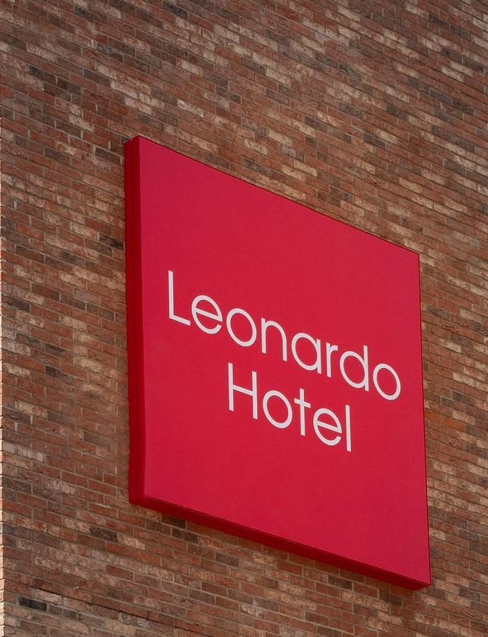 Leonardo Hotel Честер Экстерьер фото