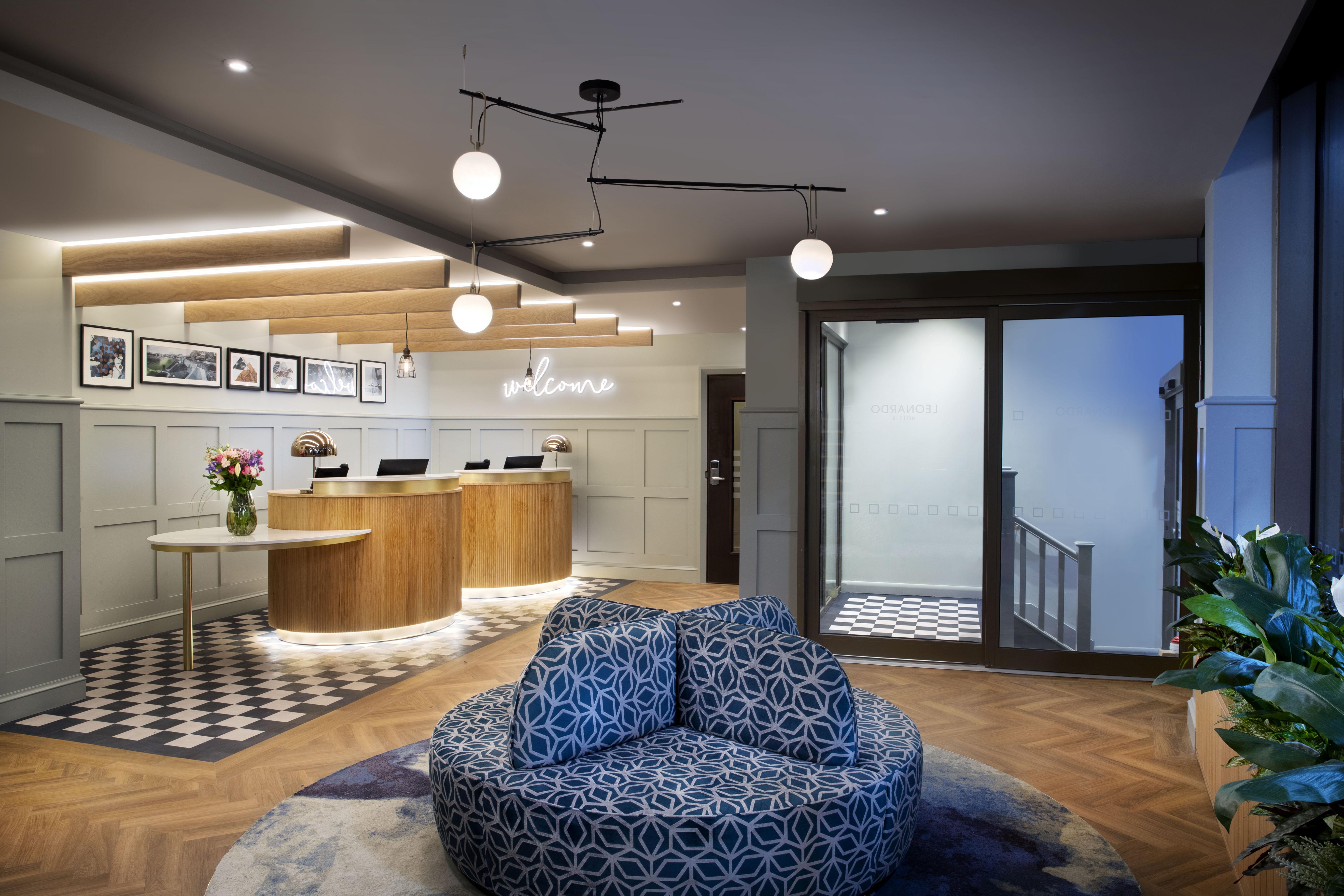 Leonardo Hotel Честер Экстерьер фото
